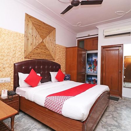 Oyo 29304 Hotel Pooja Yamuna Nagar Bagian luar foto