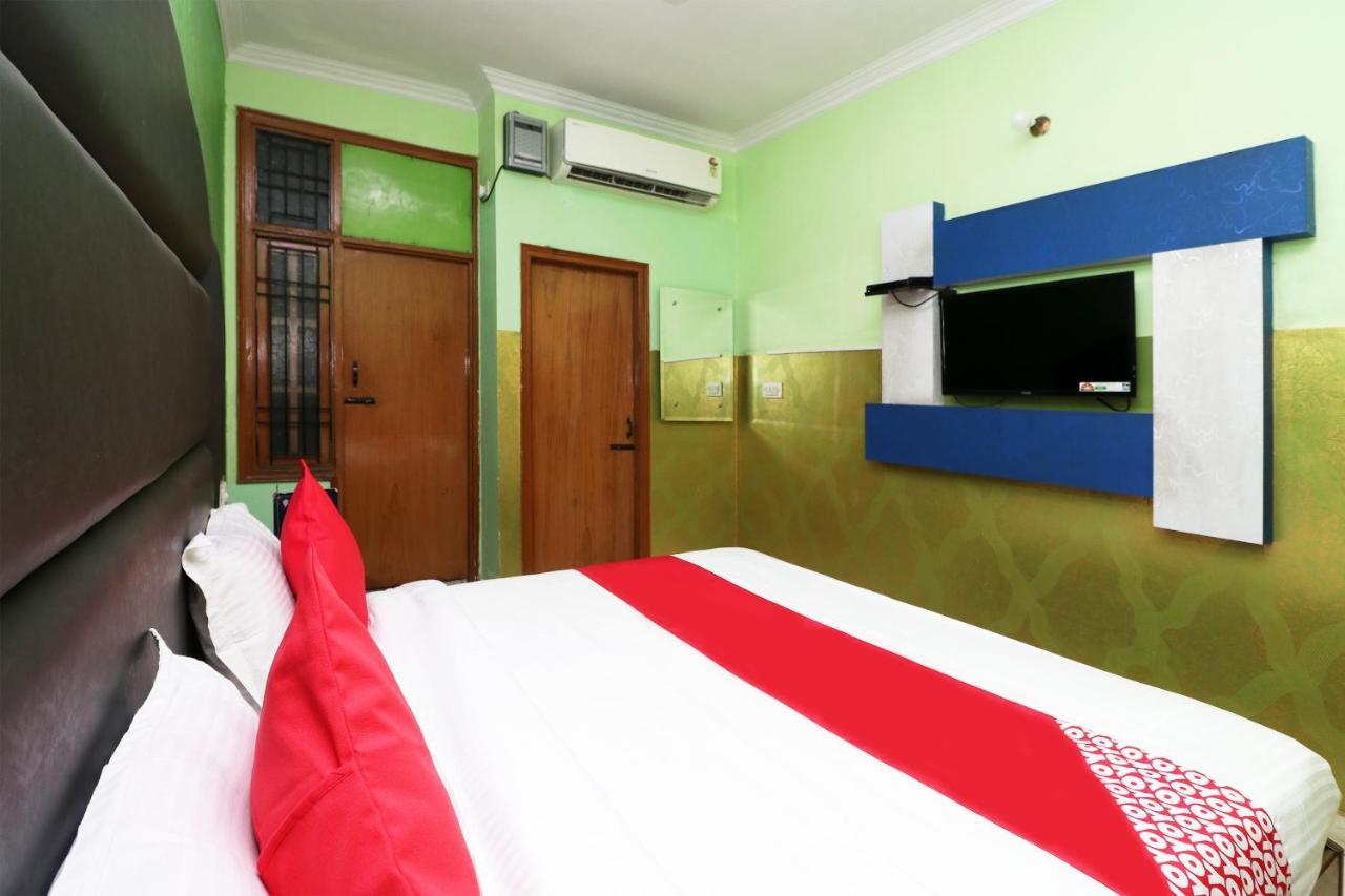 Oyo 29304 Hotel Pooja Yamuna Nagar Bagian luar foto