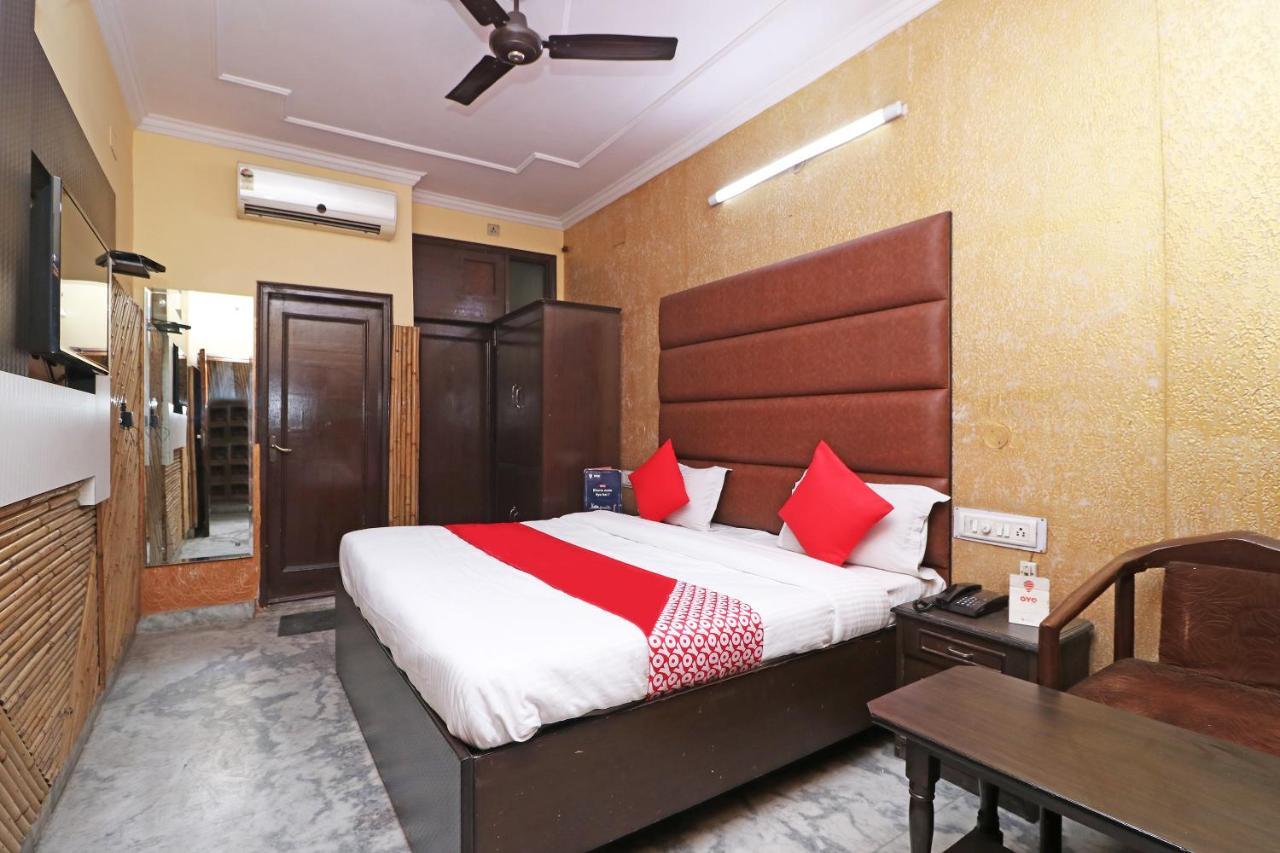 Oyo 29304 Hotel Pooja Yamuna Nagar Bagian luar foto