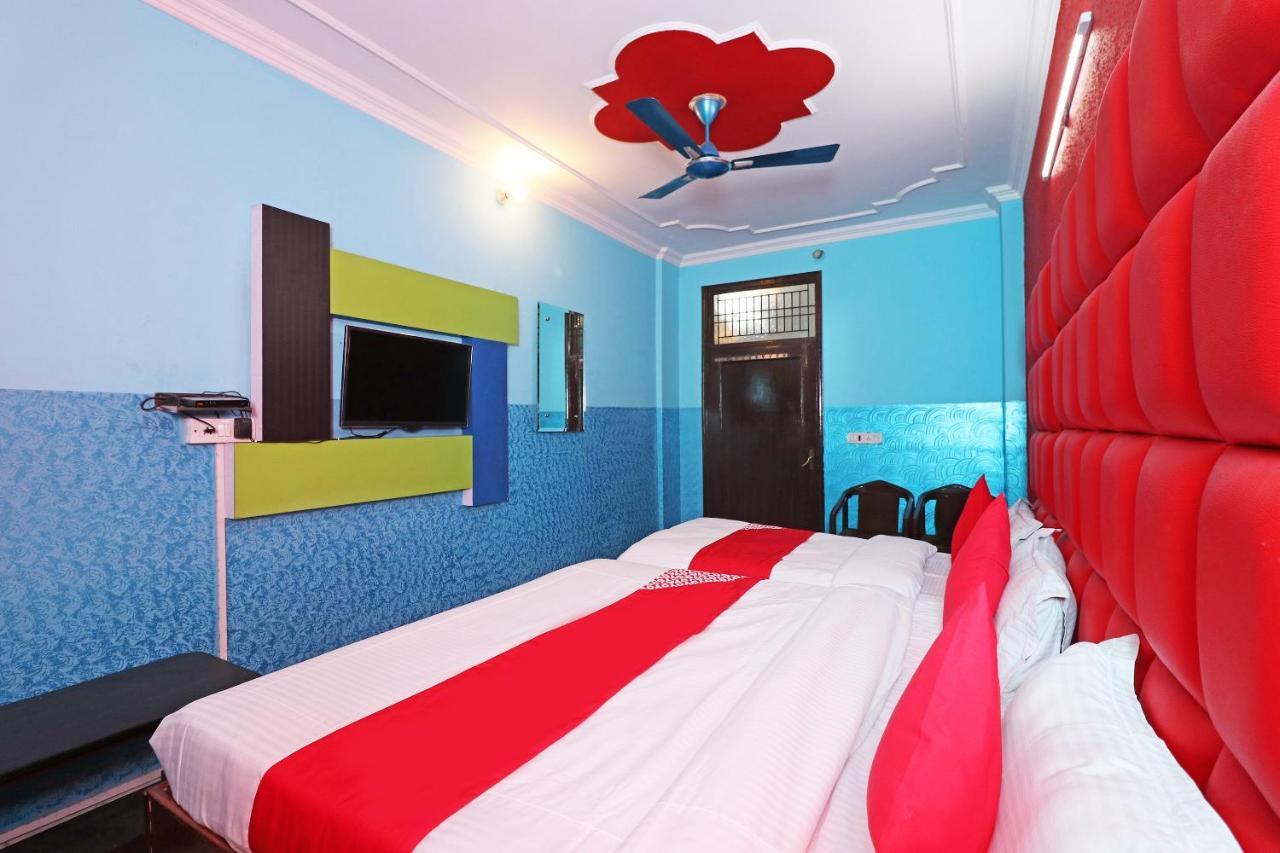 Oyo 29304 Hotel Pooja Yamuna Nagar Bagian luar foto