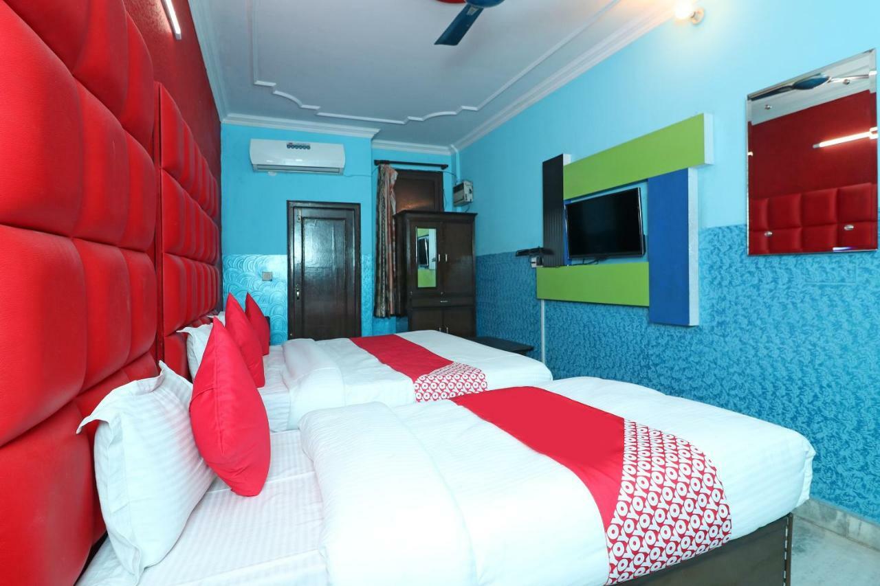 Oyo 29304 Hotel Pooja Yamuna Nagar Bagian luar foto