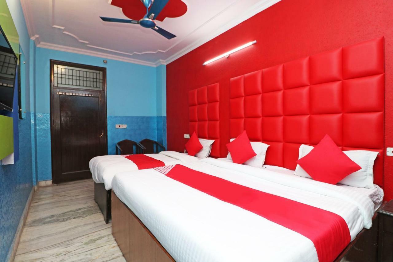 Oyo 29304 Hotel Pooja Yamuna Nagar Bagian luar foto