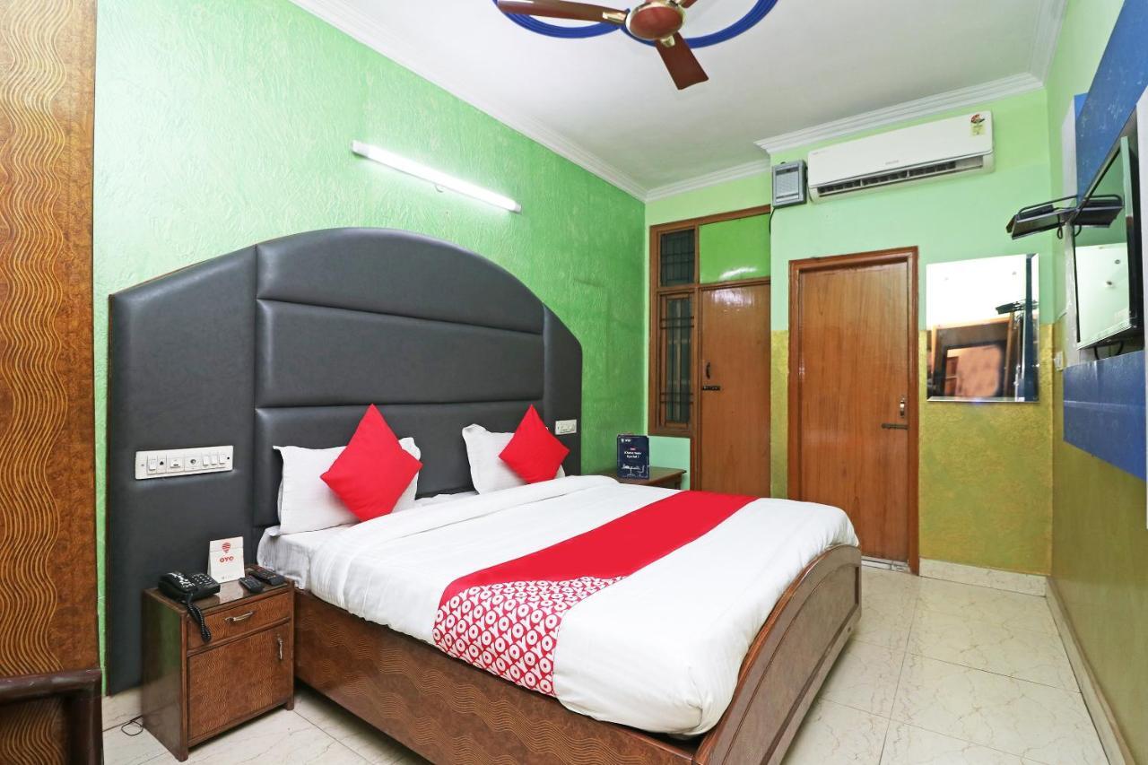 Oyo 29304 Hotel Pooja Yamuna Nagar Bagian luar foto