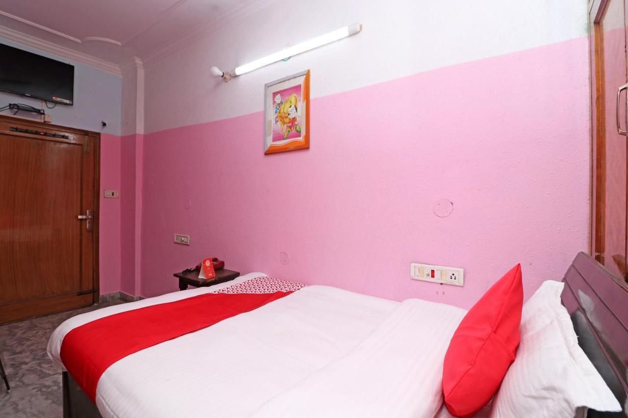 Oyo 29304 Hotel Pooja Yamuna Nagar Bagian luar foto