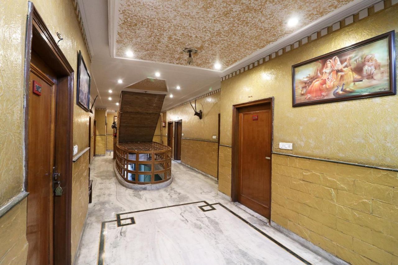 Oyo 29304 Hotel Pooja Yamuna Nagar Bagian luar foto