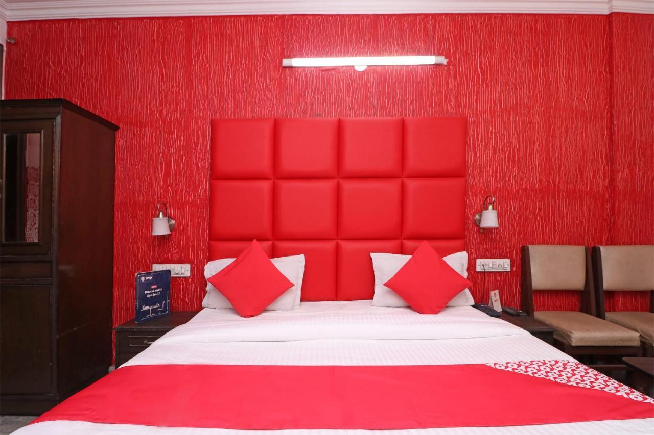Oyo 29304 Hotel Pooja Yamuna Nagar Bagian luar foto