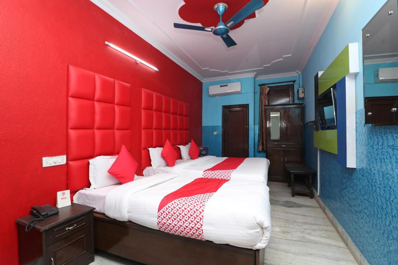 Oyo 29304 Hotel Pooja Yamuna Nagar Bagian luar foto