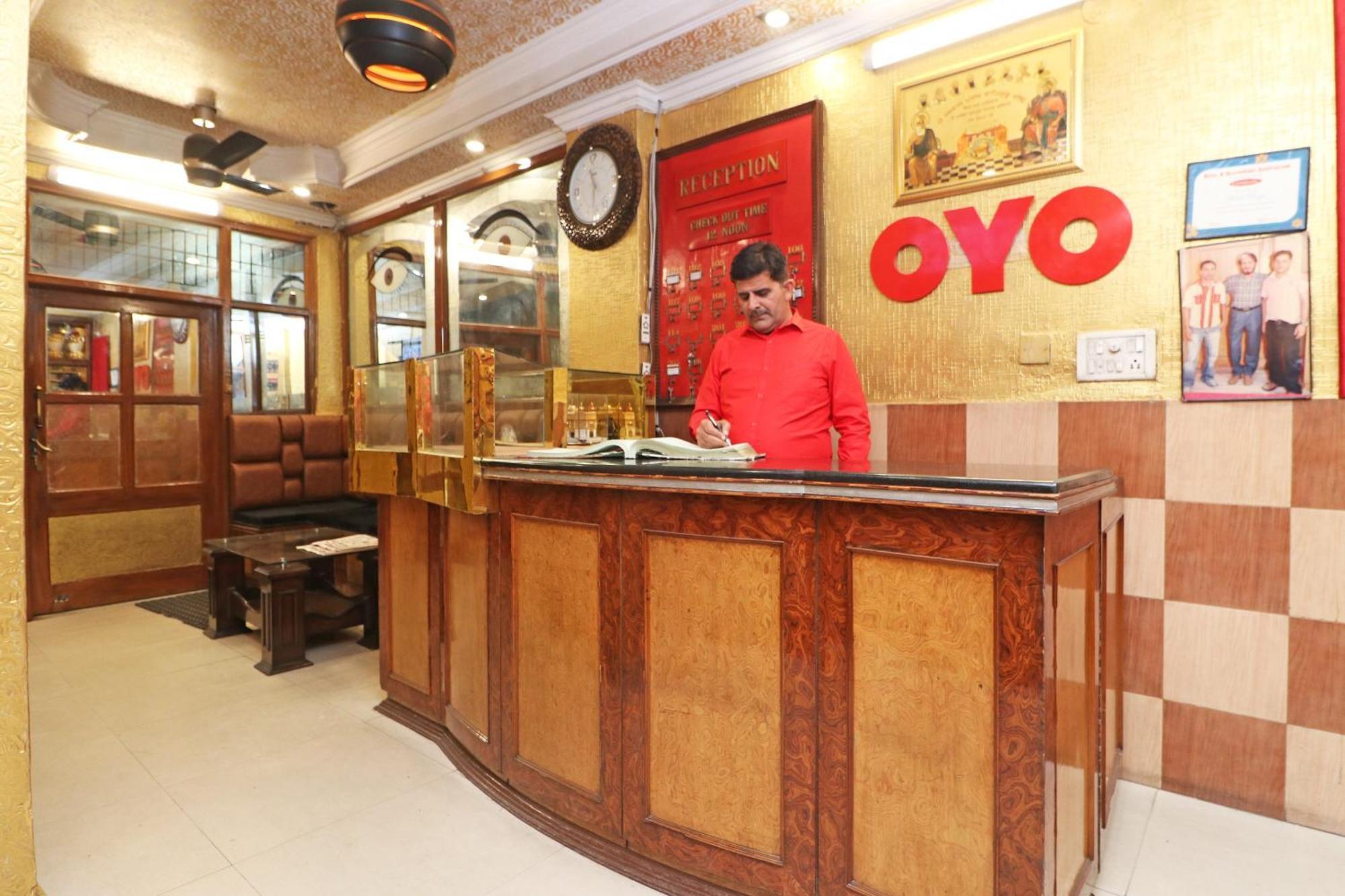 Oyo 29304 Hotel Pooja Yamuna Nagar Bagian luar foto