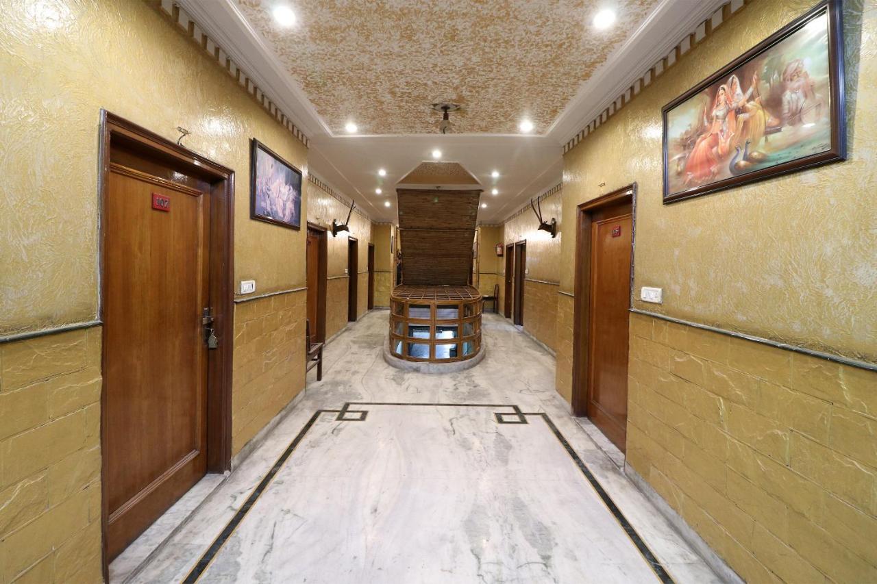 Oyo 29304 Hotel Pooja Yamuna Nagar Bagian luar foto